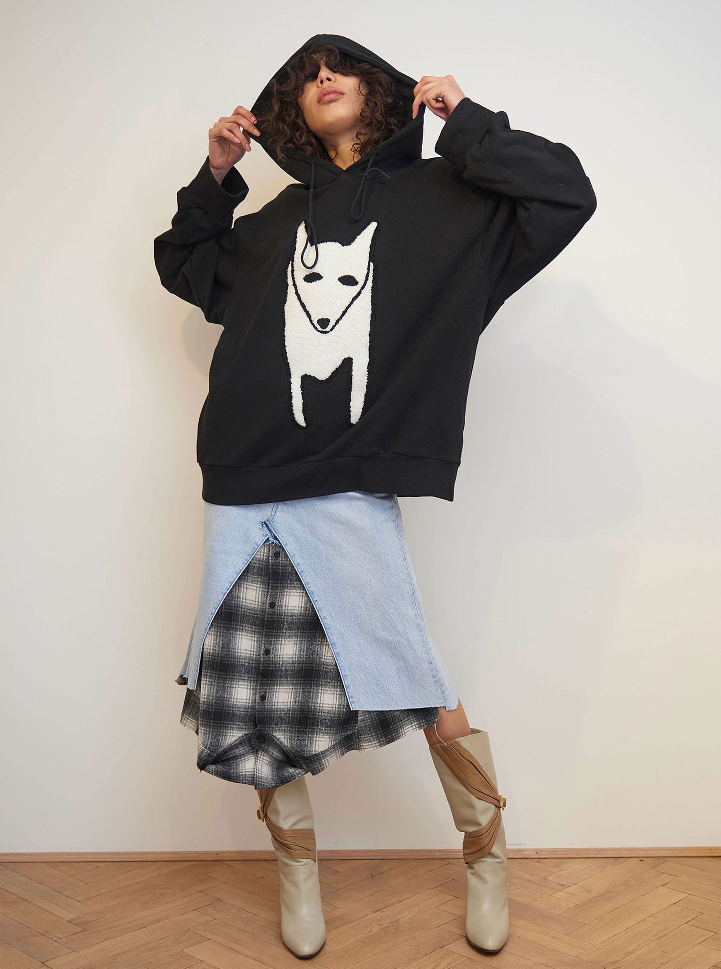 Vinti Andrews Artic Fox Embroidery Supersize Hoody