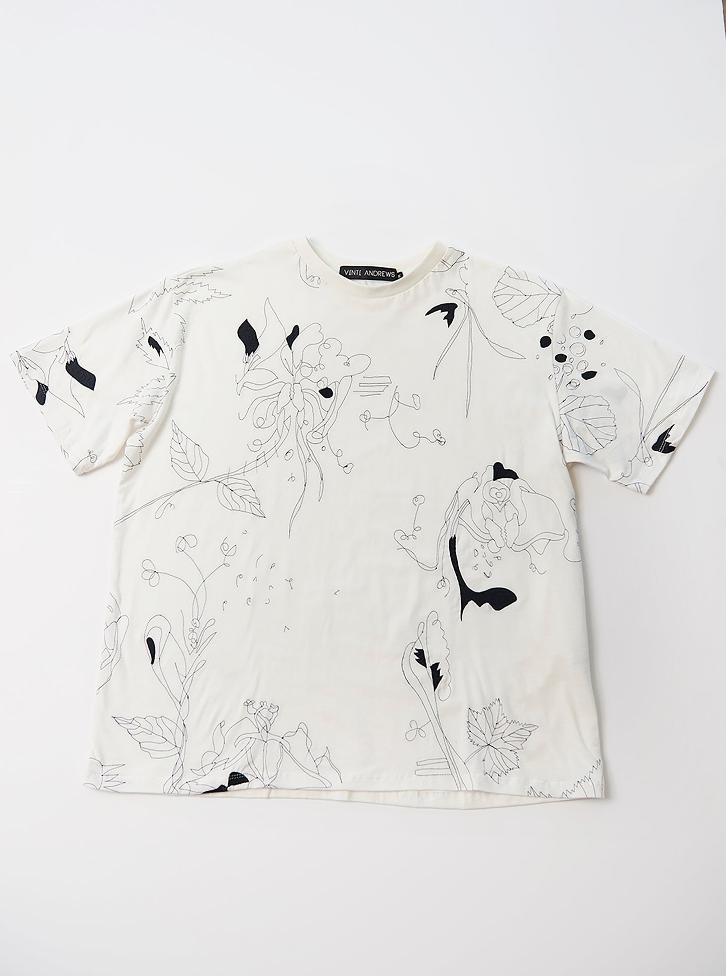 Vinti Andrews Floral Embroidery T-Shirt