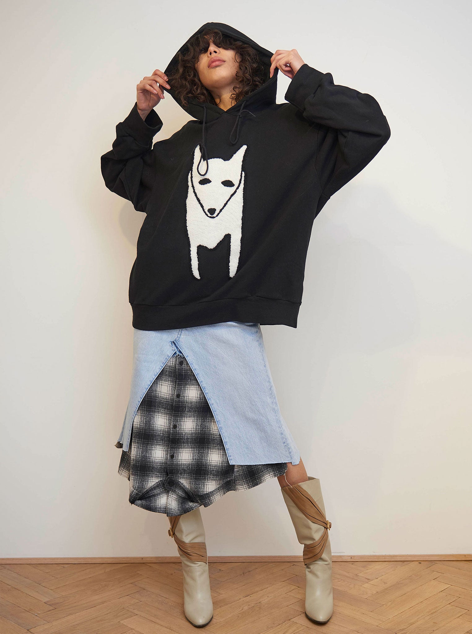 Black Arctic Fox Embroidery Supersize Hoody – Vinti Andrews